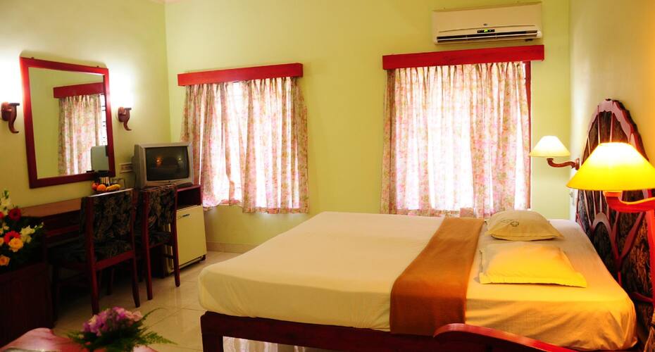 Paulson Park Hotel, Kochi 5